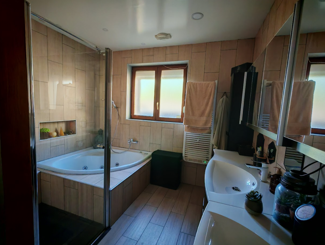 Salle de bain parentale réalisée par un architecte à Nancy